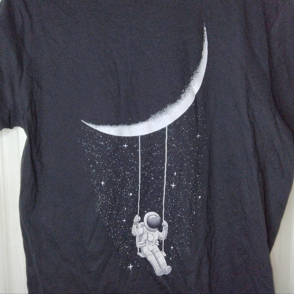 New Astronaut space t-shirt Size M - Picture 3 of 5